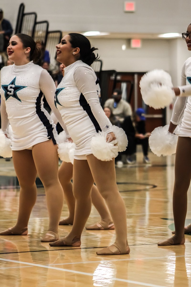 SiegelHighDance's tweet photo. Reliving some of our best moments from DTU Regionals Nashville 
🥇Officer Jazz
🥉Large Varsity Pom
🎖️5th Place - Large Varsity Hip-Hop

We can’t wait for State in 3 Weeks! @SiegelAthletics @SiegelHighStars @creasyl_shsprin https://t.co/kNGT35Ar9T