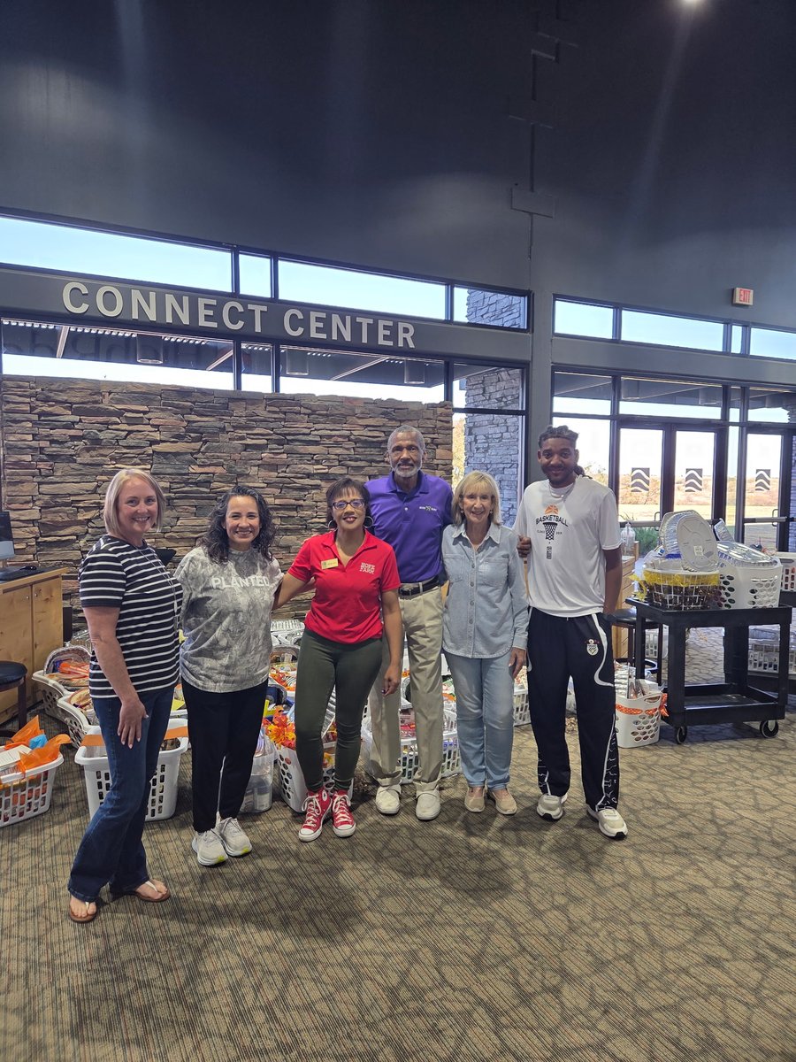 HopeFarmInc's tweet image. We are so thankful and deeply grateful for our friends at Highridge Church for donating Thanksgiving baskets to bless our Hope Farm families again this season. Your generosity brings comfort, dignity, and joy to our homes. 🧡🦃