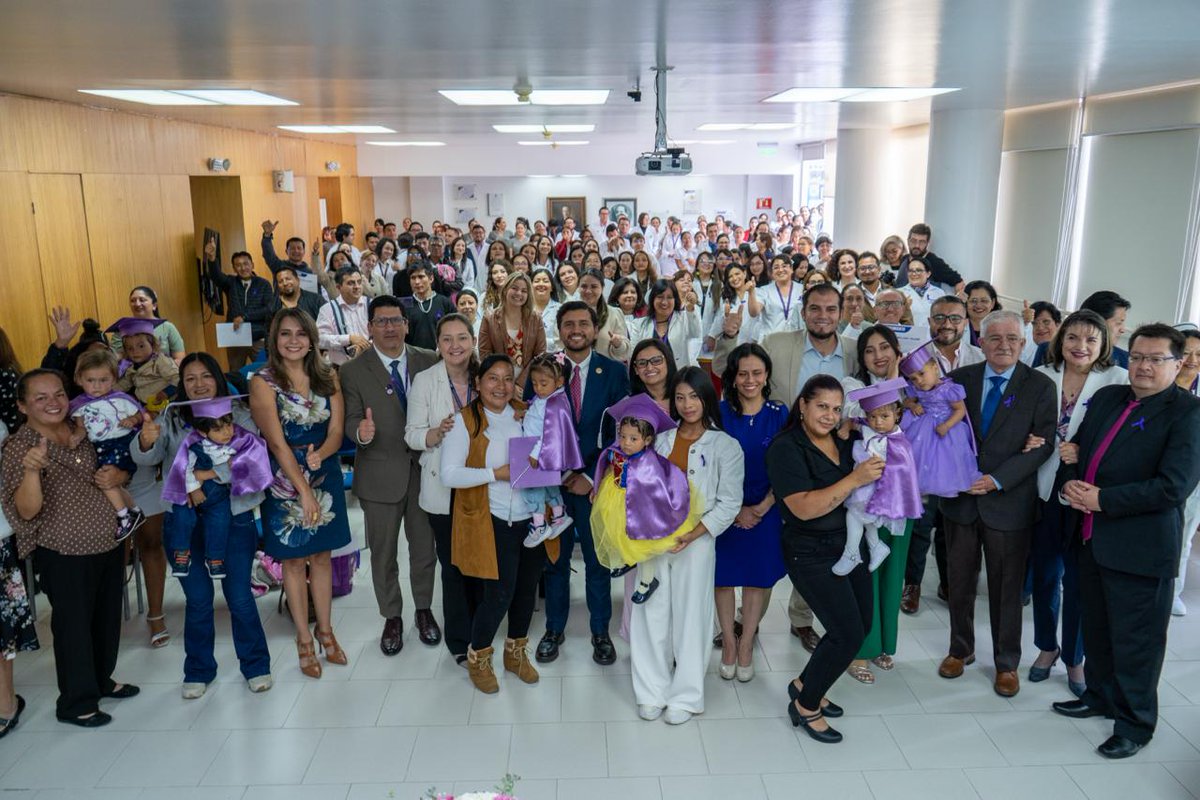 ✨️ Tenemos buenas noticias ✨️ 

🎓  En el Día Mundial del Prematuro, el <a href="/HGIsidroAyora/">Hospital Gineco Obstetrico Isidro Ayora 🇪🇨</a> celebró la graduación de 12 bebés prematuros, pequeños gigantes que vencieron días difíciles gracias al cuidado incansable del equipo de neonatología y al abrazo constante de sus familias.