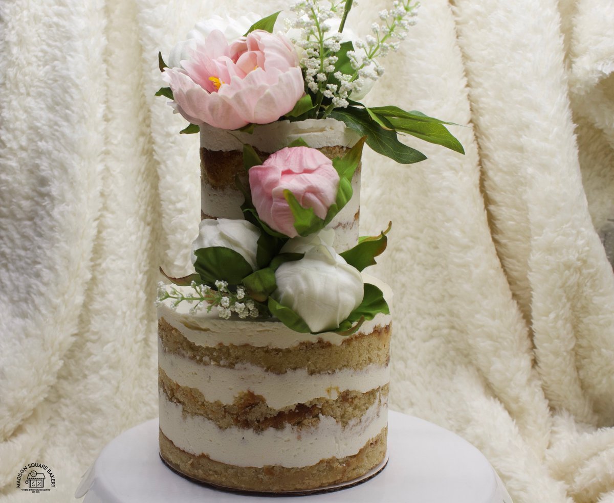 MadisonSqBakery's tweet image. Simple yet stunning for a bride 😌