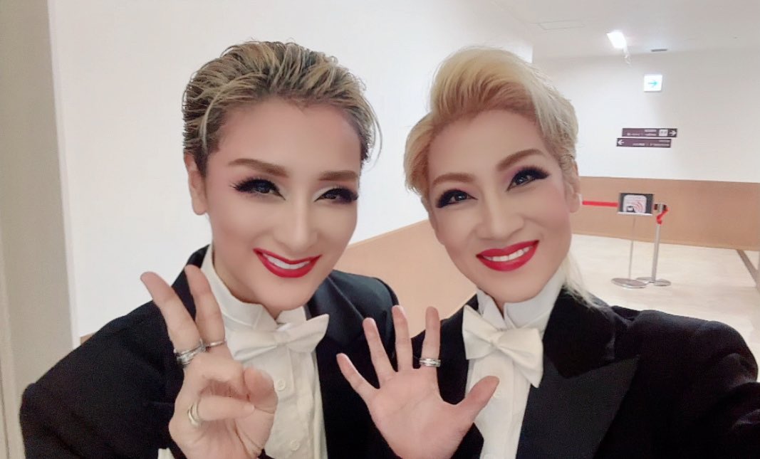 narumijun0213's tweet photo. 熊本公演
Fantastic Concert✨

無事に本番のステージ
終了致しました😌

鳴海じゅん・綺華れい
安奈淳さんとご一緒させていただきました💖

感動のステージ✨

お越しくださいました皆様
ありがとうございました😊💕

ブログ更新しました💁✨
https://t.co/LzUfLH7ZJq https://t.co/lXFDjOUpAQ