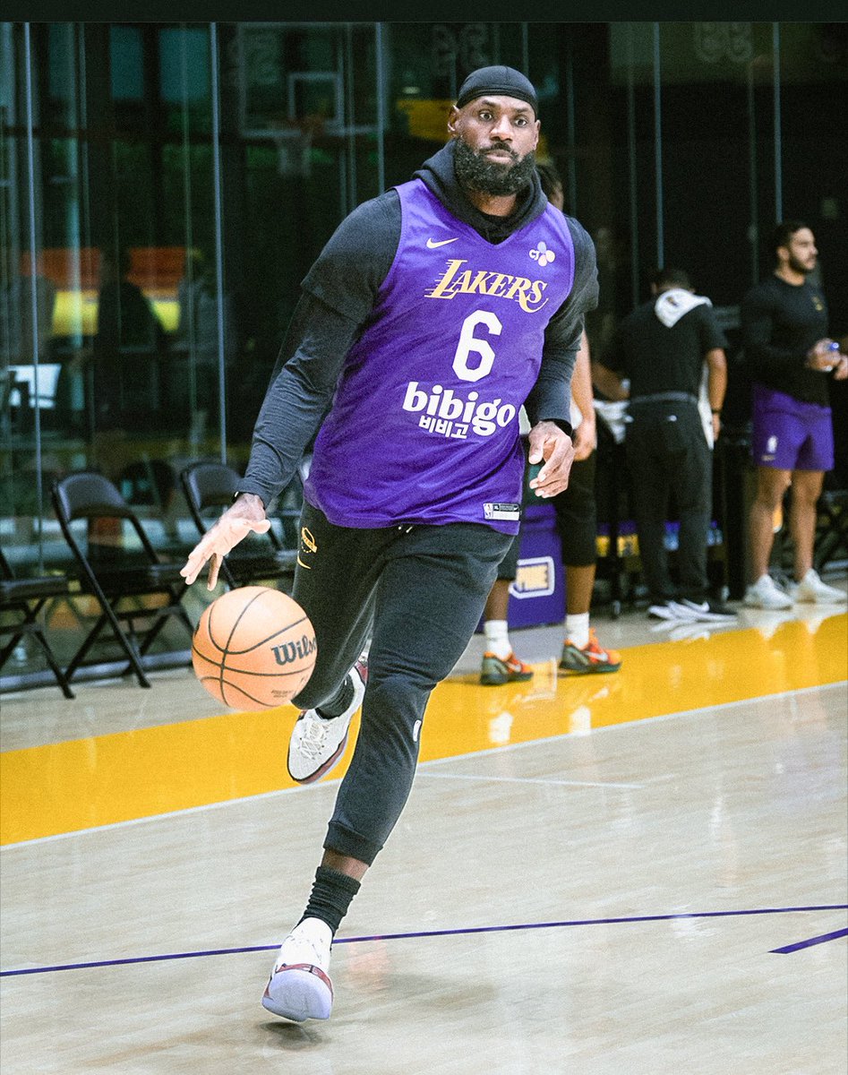 THE KING IS FUCKING BACKKKKKKK 

AHHHHHHHHHHHHHHH