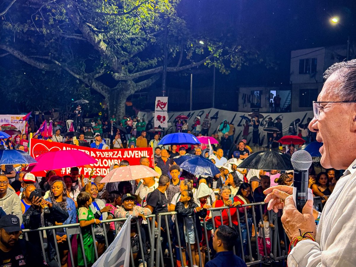 A este mercenario de la política ya la gente no le copia. Este es el tipo de político que por no ahogarse se agarra de un tiburón. En <a href="/RoyBarreras/">Roy Barreras</a> aplica la falacia del costo hundido, es decir, conduce a tomar decisiones ilógicas que van en contra de los intereses actuales.