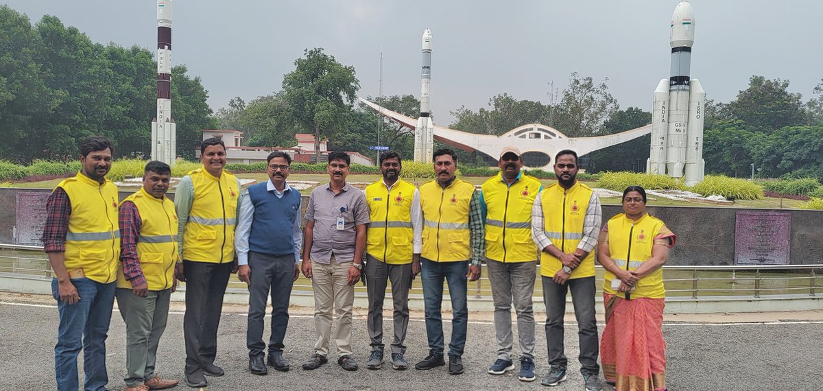 SCRCivilDefence's tweet image. SCR Civil Defence team visited SDSC SHAR, Sriharikota on 17th Nov. gaining valuable insights into space launch operations, Disaster management protocols, emergency response systems &amp;amp; fire safety practices.Informative and enriching exposure @RailMinIndia @dgfscdhg @SCRailwayIndia