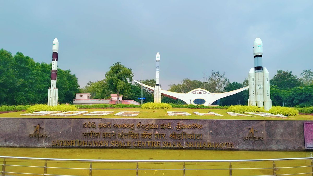 SCRCivilDefence's tweet image. SCR Civil Defence team visited SDSC SHAR, Sriharikota on 17th Nov. gaining valuable insights into space launch operations, Disaster management protocols, emergency response systems &amp;amp; fire safety practices.Informative and enriching exposure @RailMinIndia @dgfscdhg @SCRailwayIndia