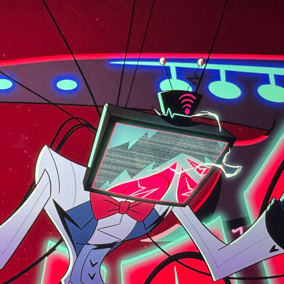 I swear to Vox if we see boss-mode Vox tomorrow in the finale I'm going to lose my MIND.
If he has any more eyes pop up on his body or his body becomes something else entirely I am going to legitimately not be okay.