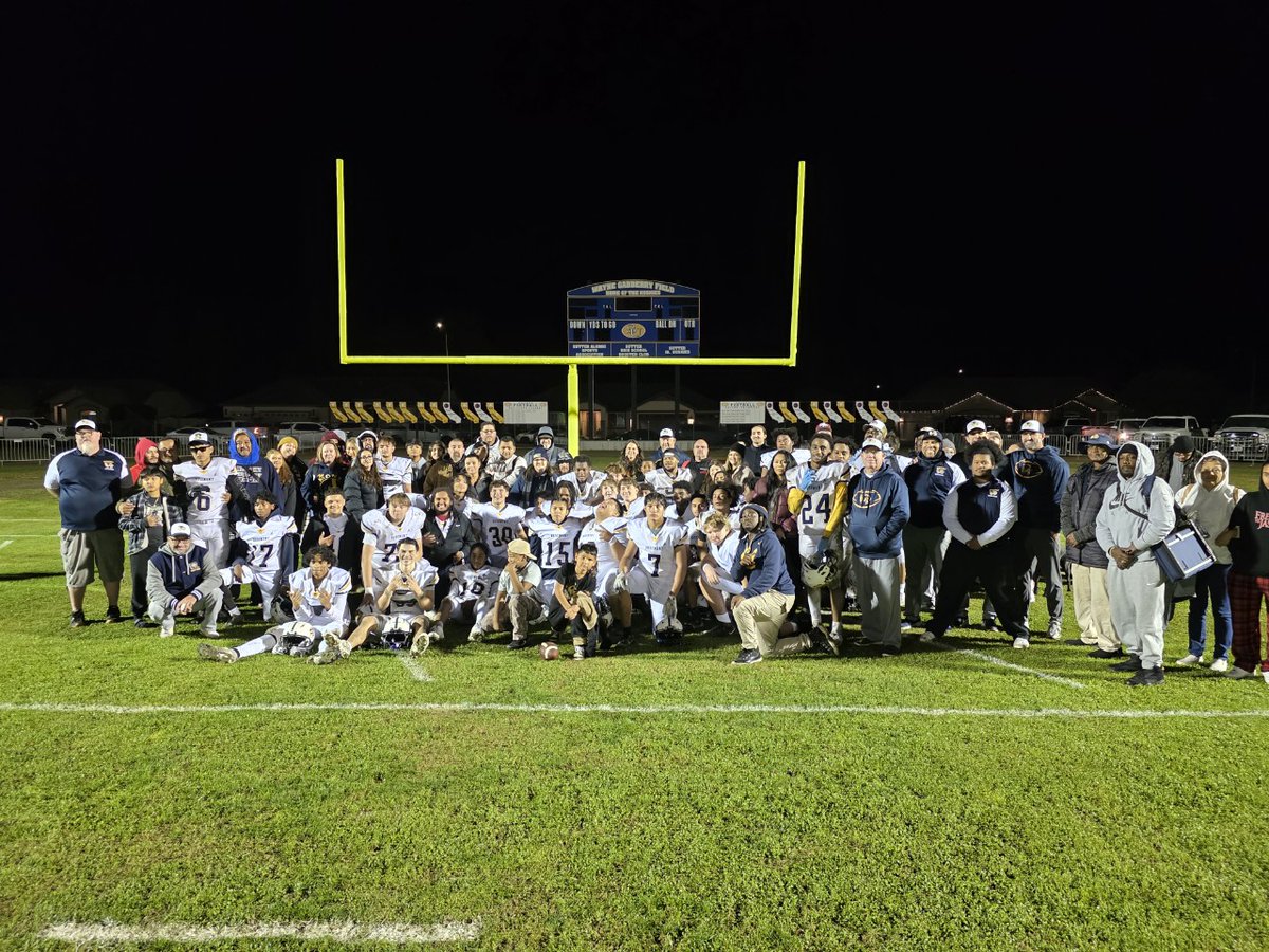 RHSWolverinesFB's tweet photo. Tough 1st rd loss to talented @SutterFootball. Good luck in semis.
Huge single season turnaround. Cellar to playoffs. #TheFlippening
Straight to the hardwood π
π SJS TE Rec leader @TheGusBailey a handful
ποΈ '26 ATH @Jayden_Tidwell6 key contributor
#TheMont #RHSWolverinesFB https://t.co/hcR1uxjOKD