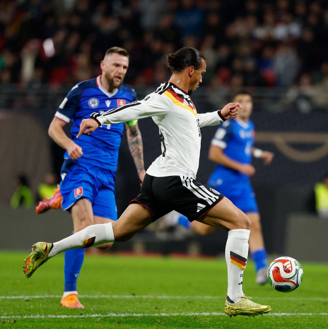 lemarcaspors_'s tweet image. Gol vuruşu öncesi Leroy Sané ve Milan Škriniar