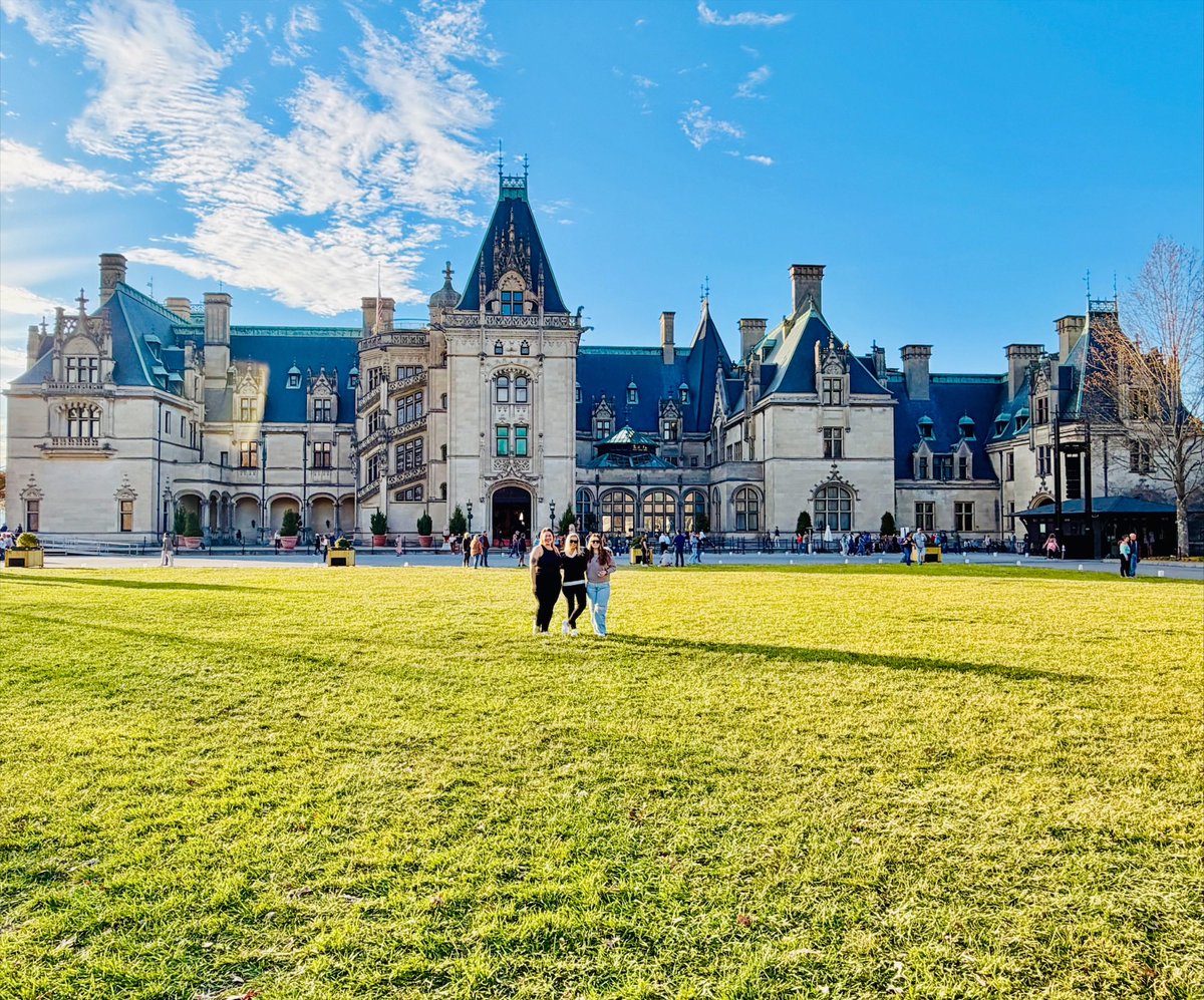 One of East Coast our <a href="/LifeScanSaves/">Life Scan Wellness</a> clinical teams in between saving #FirstResponders lives, enjoying some well deserved fun 🤩 time! <a href="/fireengineering/">Fire Engineering</a> <a href="/PIOMarkBrady/">Mark Brady</a> <a href="/RealBritaHorn/">🔥Brita Horn</a> <a href="/Josh_IAFF/">Joshua Smith</a> <a href="/HazmatandRescue/">Hazmat and Rescue Training</a> <a href="/5AlarmTaskForce/">5-AlarmTaskForceCorp</a> <a href="/Di_Cotter/">Diane Cotter</a> <a href="/chiefnugent/">Mark Nugent</a> <a href="/ChiefRubin/">Dennis L. Rubin</a> <a href="/DrLoriMM/">Dr. Lori Moore Merrell</a>