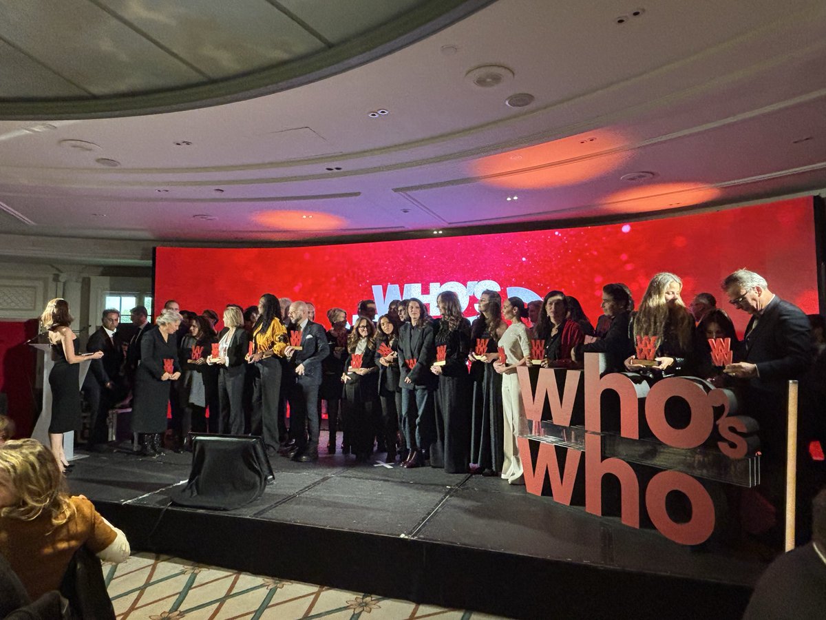 👀 C’est le moment d’accueillir sur scène les nouveaux visages du WHO’S WHO 2026. 
Chaque année, 500 personnes sortent du Who’s Who et 500 nouvelles personnalités y font leur entrée. Certains d’entre eux sont avec nous ce soir