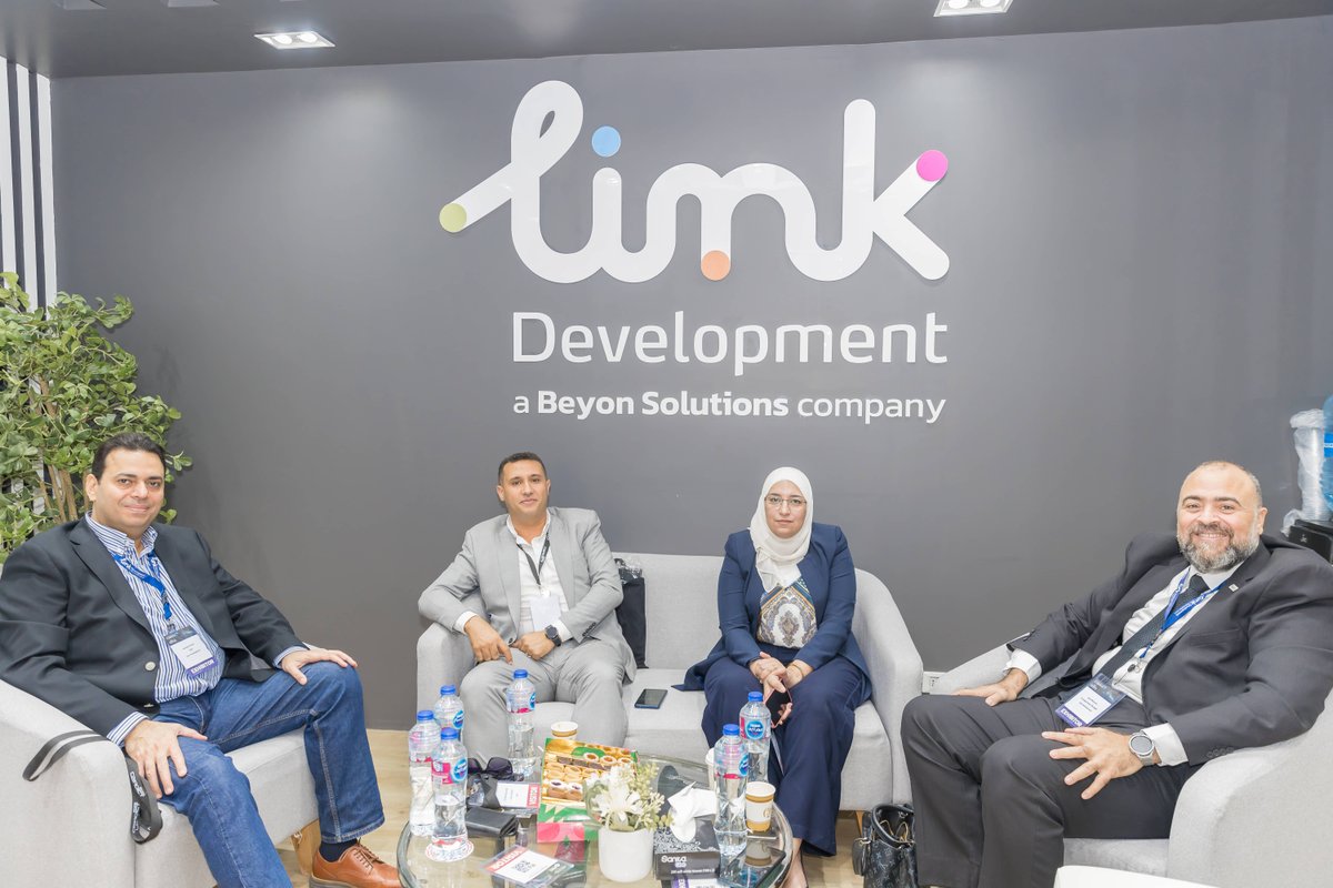 linkdevelopment's tweet image. شركاء_النجاح#

تشرفنا بزيارة وزارة السياحة والآثار ووزارة الاتصالات وتكنولوجيا المعلومات لجناحنا في معرض القاهرة الدولي للتكنولوجيا 2025

وخلال المعرض، كان لنا الشرف أن نُهدي الجهتين درع التميز الحكومي احتفاءً بشراكتنا الاستراتيجية ونجاح تنفيذ المنظومة الرقمية للمتحف المصري…