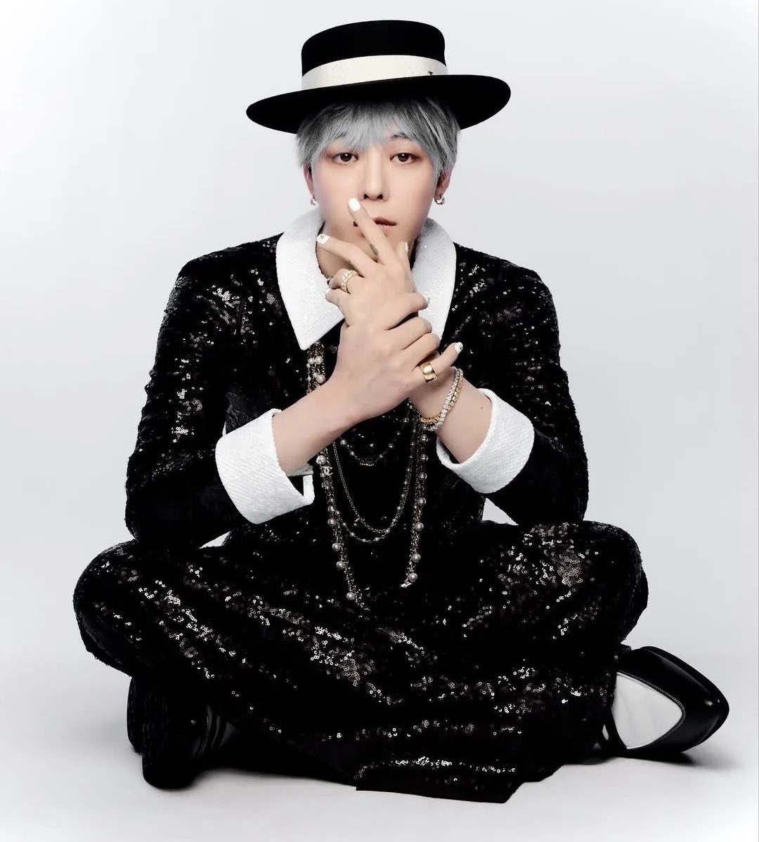 gdpdates's tweet image. G-Dragon’s ‘Too Bad’ stood out as the only male-artist track featured in Apple Music’s ‘K-pop songs that represent the best of K-pop in 2025’.

#GD #지드래곤 #지디 #GDRAGON