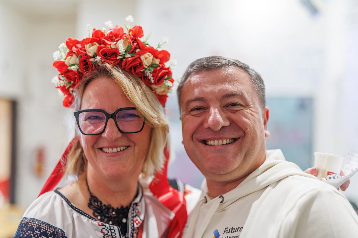 Stále nemůžeme uvěřit, že se to opravdu stalo. Děkujeme za neuvěřitelnou atmosféru, za otevřená srdce a přátelské přijetí. Tenhle národ už dávno vyhrál💙💛. Amazonky vás všechny zdraví a posílají obejmutí🫂. Zvláštní poděkování patří<a href="/theworst_of_us/">ten nejodpornější</a>.
Děkujeme....