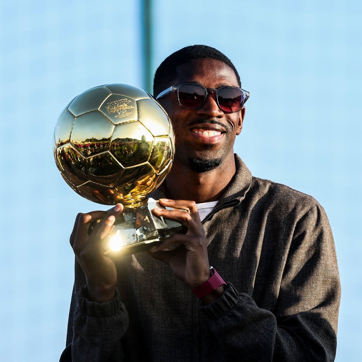 🚨 Karim Benzema à propos de Ousmane Dembélé : 

"Il a surmonté des moments très difficiles ! 

C'est quelqu'un de bien et en plus de cela, c'est un phénomène : un grand joueur. 

Ce qu'il a fait au PSG : c'est exceptionnel. 

Il a remporté le Ballon d'Or grâce à ses nombreux