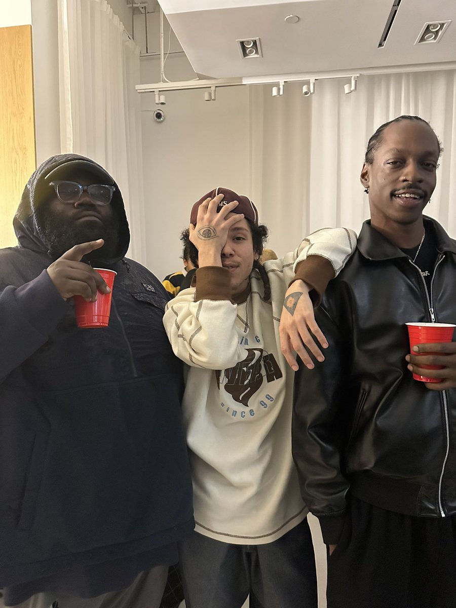 lifeofthom's tweet photo. THANK YOU TO EVERYONE WHO SLID TO THE DRIVING BLIND POP UP IN WEST HOLLYWOOD @lepere PEACE TO @trevorspitta @kwame @TrentJosiahNC FOR THE RAPS , THE DRIVING BLIND CAMPAIGN CONTINUES #DRIVINGBLIND https://t.co/DjQi6G5yHo