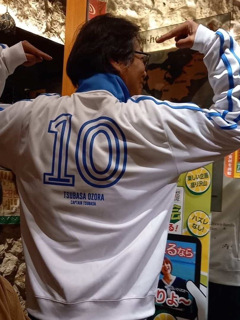 一昨日TAMA映画フォーラムで【#怒火(#レイジング・ファイア)】観て、エンドロール観ていたら監督の隣いたじゃん🤯(爆)
知らんで観てました😅
撮影監督してたのね😃👍
(👇️高円寺で食事した時)