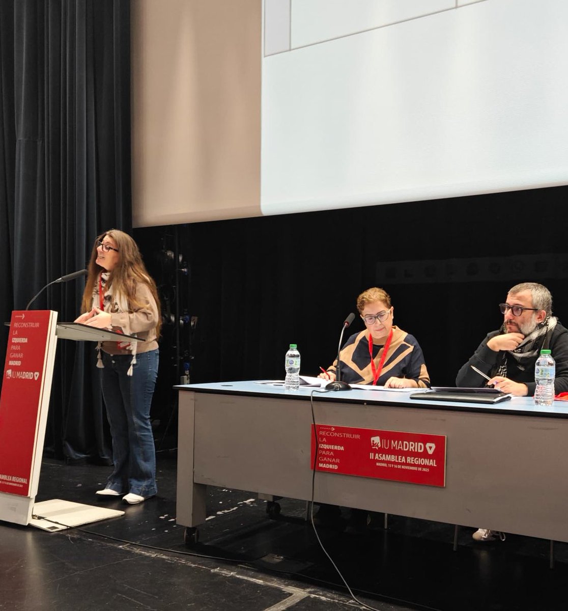 IU_arganzuela's tweet photo. @CarolCordero_N ha sido elegida por la militancia nueva coordinadora @IU_Madrid ‼️😊✊
Nuestra más cálida felicitación a la compañera y a la nueva dirección, en la que está el coportavoz de @IU_arganzuela  Josemi y @AnaMdeArenaza 
Y gracias a Alvaro Aguilera por su gran trabajo👍 https://t.co/LXvCoCYvyX