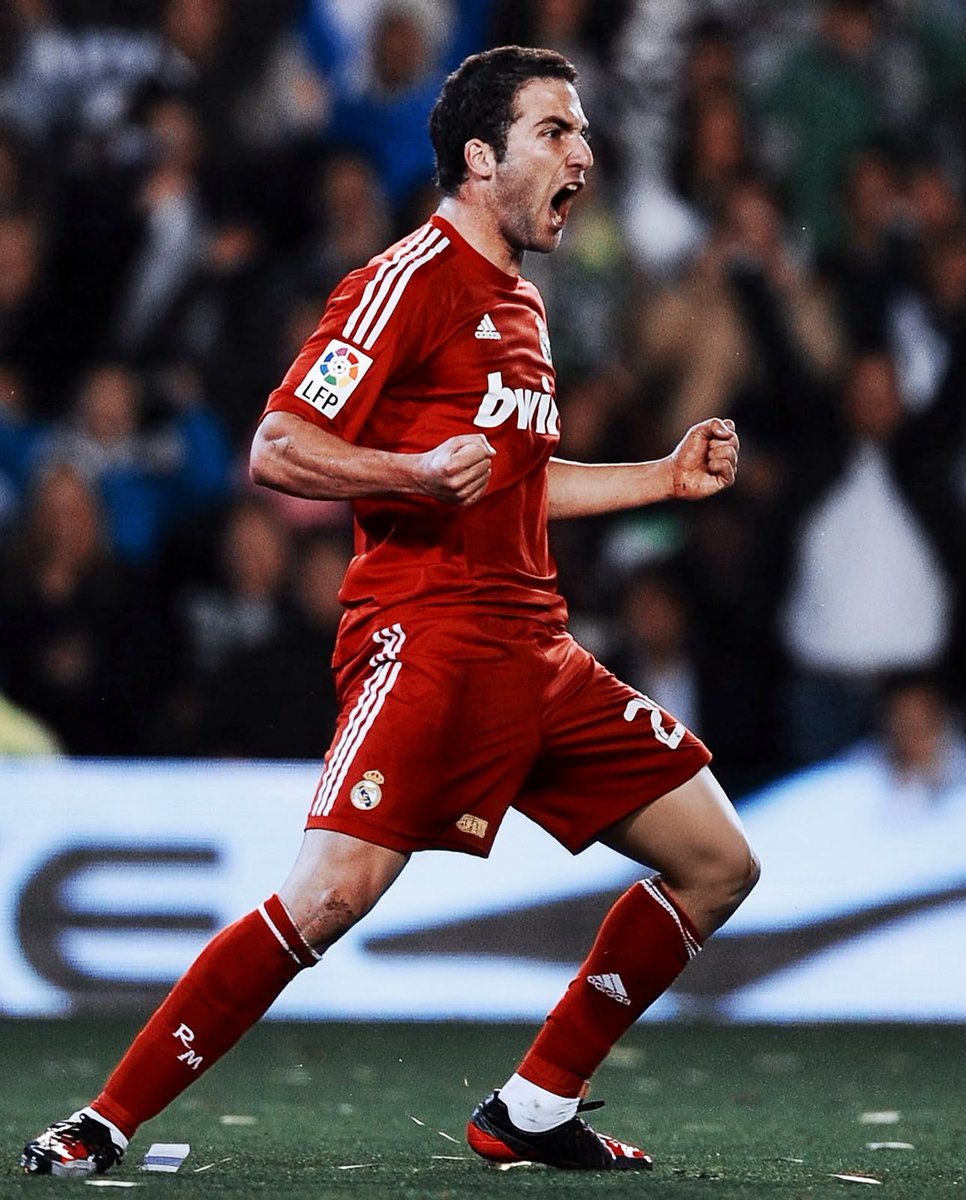 LimpiaYBlanca_'s tweet image. La Liga de los 100 puntos. Historia.