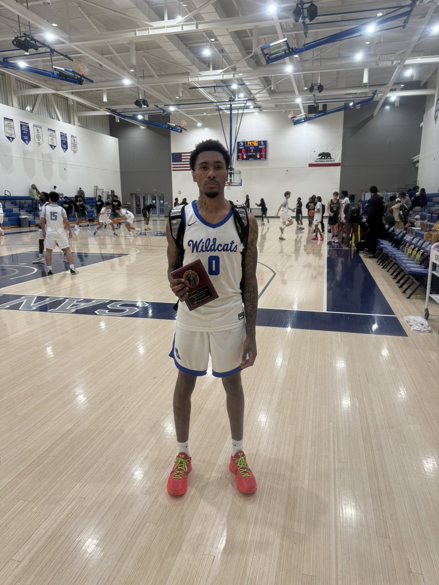 Coach Taylor Da Great tweet media