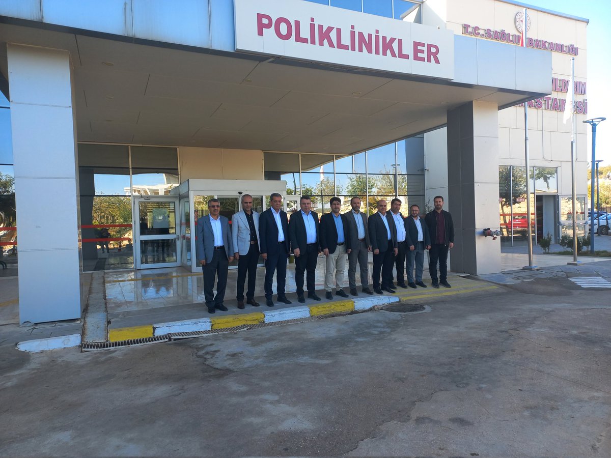 Bozova Devlet Hastanesi Başhekimi Dr. Mehmet Fatih AKSOY'u İl Başkanımız İbrahim COŞKUN ve yönetimi ile beraber ziyaret ettik. İlçemiz ile ilgili konuları konuştuk. Samimi sohbetlerinden dolayı teşekkür ediyoruz.
<a href="/ibrahimcoskun63/">İbrahim COŞKUN</a>
<a href="/drmfatihaksoy/">Mehmet Fatih AKSOY</a>  
<a href="/fehmi_caliskan/">Fehmi ÇALIŞKAN</a>