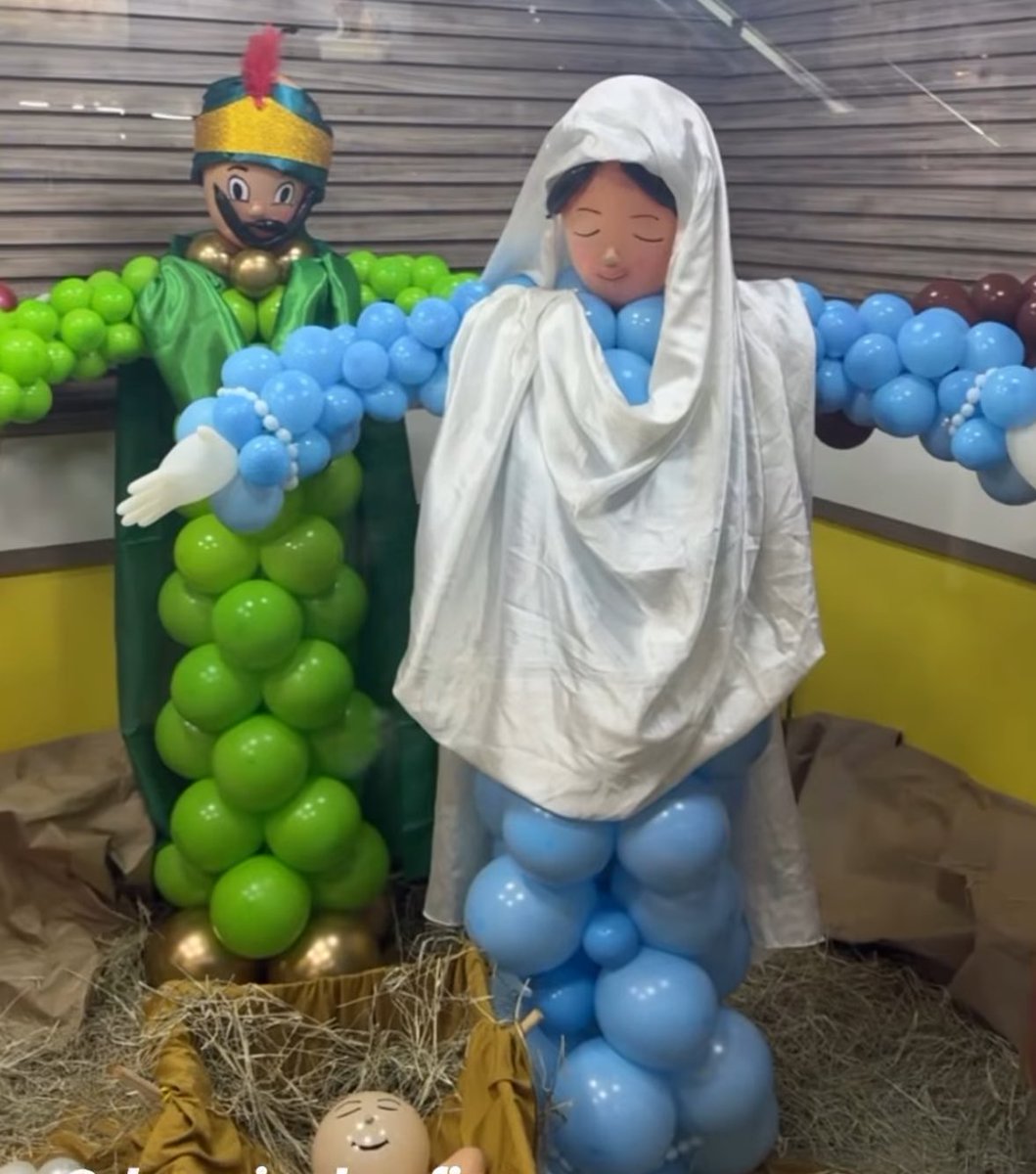 ocleytinho's tweet image. a decoração de natal do shopping Benfica é o MAIOR e MELHOR evento do ano