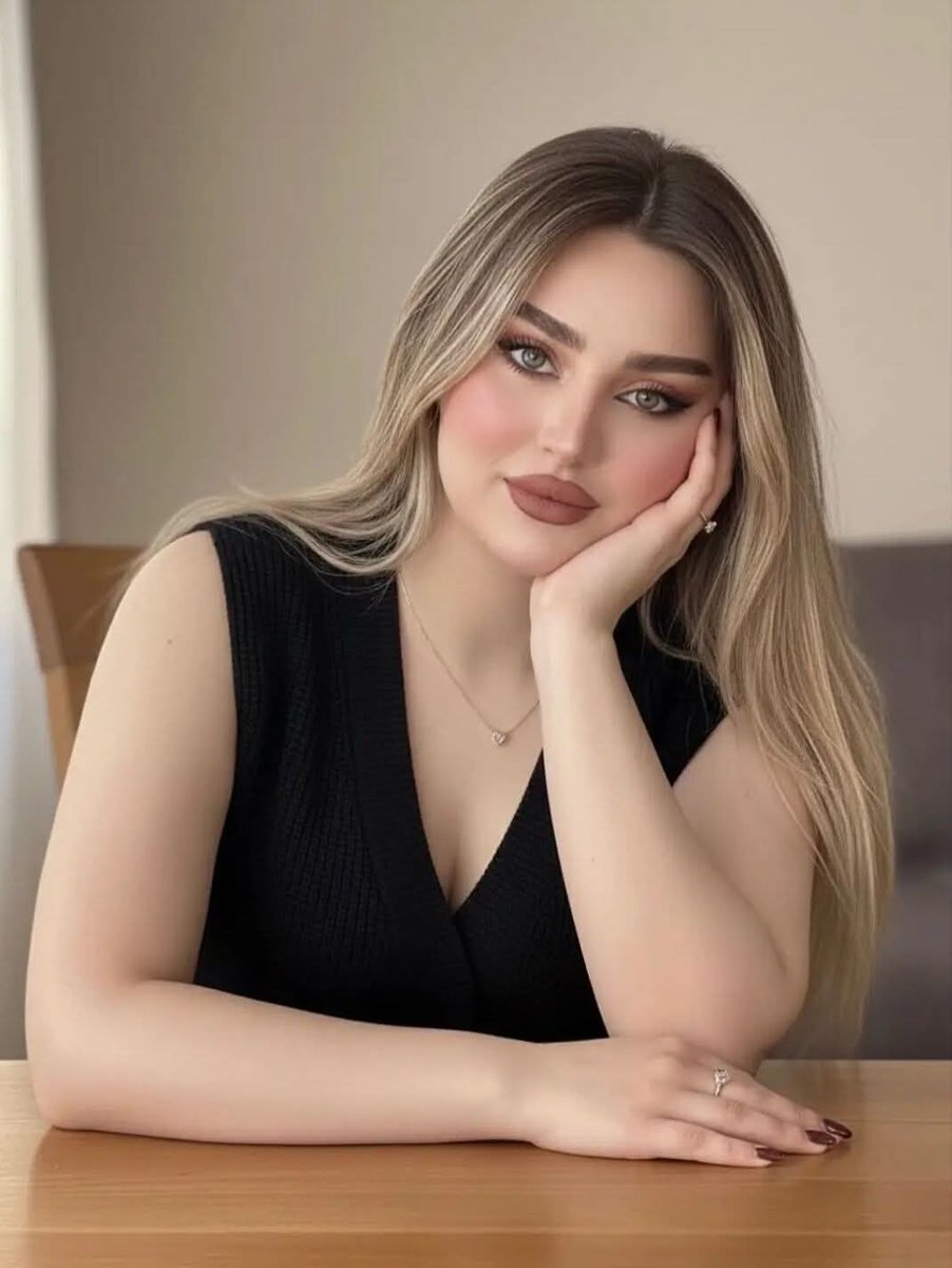 غزتني في لب مواجعي 
واقحمت يدها بالمي 
فسحبت كل اوجاعي 
الماضيه.....ثم هدمتني
#نقاء_الروح