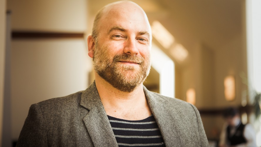 Pierre-Mathieu Fortin voulait travailler avec Sophie Bédard Marcotte (et cela a donné «J’ai perdu de vue le paysage»)

Article par Sophie Bernard: qfq.com/spip.php?artic…