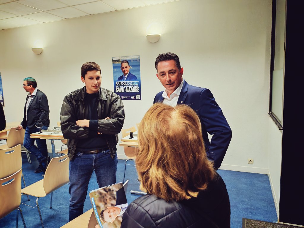 JulioPichon_'s tweet image. Ce soir, nous étions réunis à Méan-Penhoët pour une réunion de quartier. L’écoute et la proximité guideront toute notre campagne et, si vous nous accordez votre confiance, l’ensemble de notre mandat.
#SaintNazaire #Municipales2026 
#Pichon2026