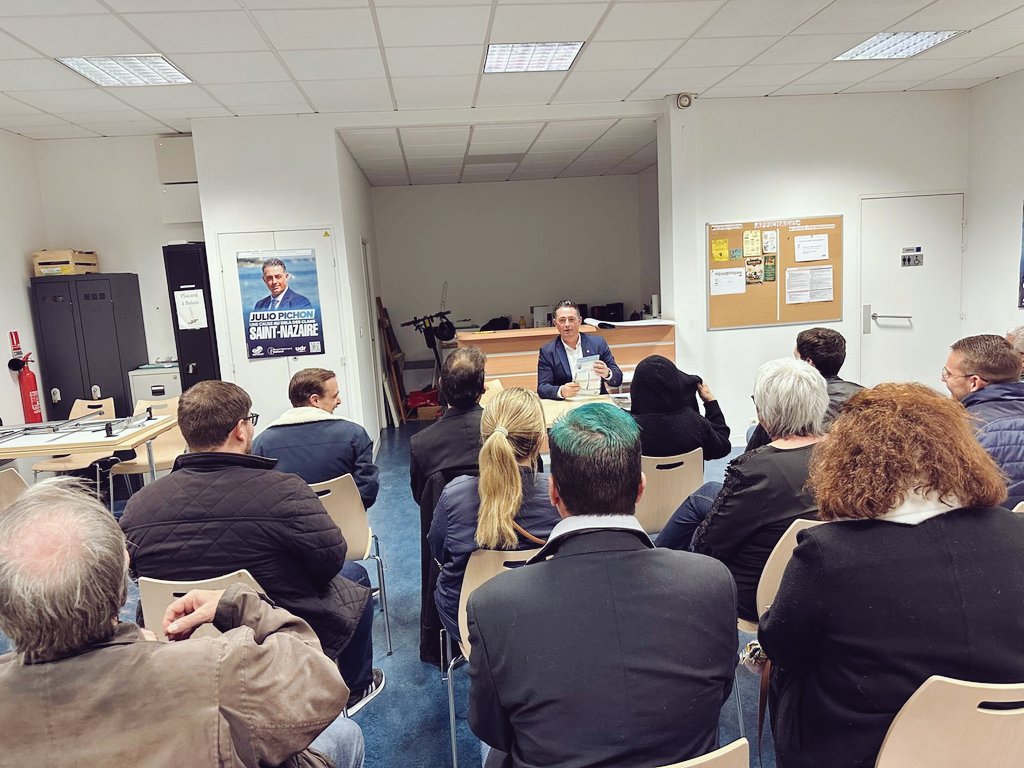 JulioPichon_'s tweet image. Ce soir, nous étions réunis à Méan-Penhoët pour une réunion de quartier. L’écoute et la proximité guideront toute notre campagne et, si vous nous accordez votre confiance, l’ensemble de notre mandat.
#SaintNazaire #Municipales2026 
#Pichon2026
