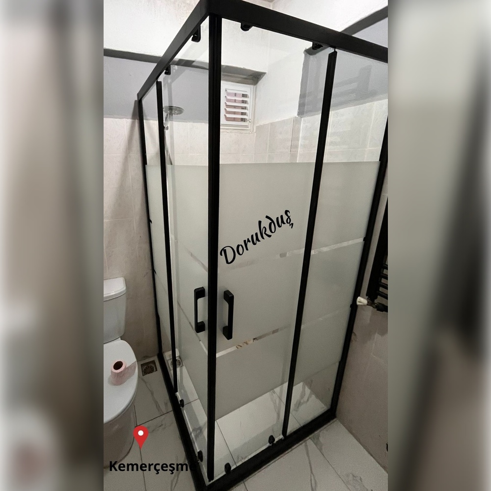 dorukdus's tweet image. Hem modern hem de klasik banyo dekorasyon stiline uyum sağlayabilen kumlama köşe duşakabin modeli, kullanışlı olmasıyla da kullanıcıların hayatını kolaylaştırır. 

#dorukduş #dorukdus #bursa #dusakabin #bursadaduşakabin #pleksi #pivotkapı #tekne #Kumlamakabin #kumlamadesen