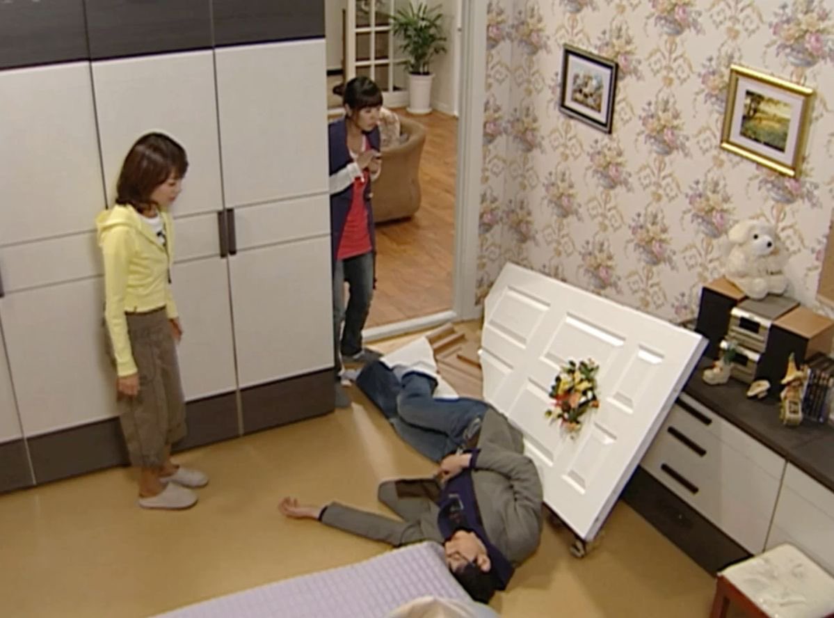 Heeyong8's tweet image. 왜매일매일이출근이지 시발 그냥 다 죽 자