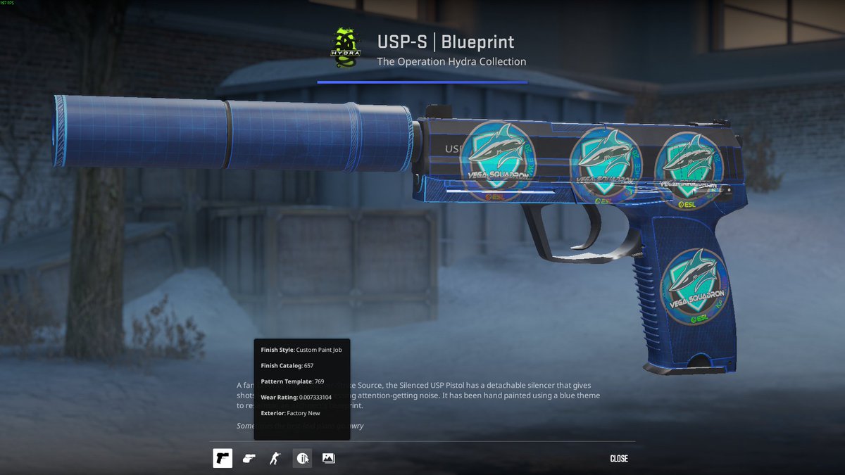 cassandracsgo's tweet image. i got some stuff and some k19s