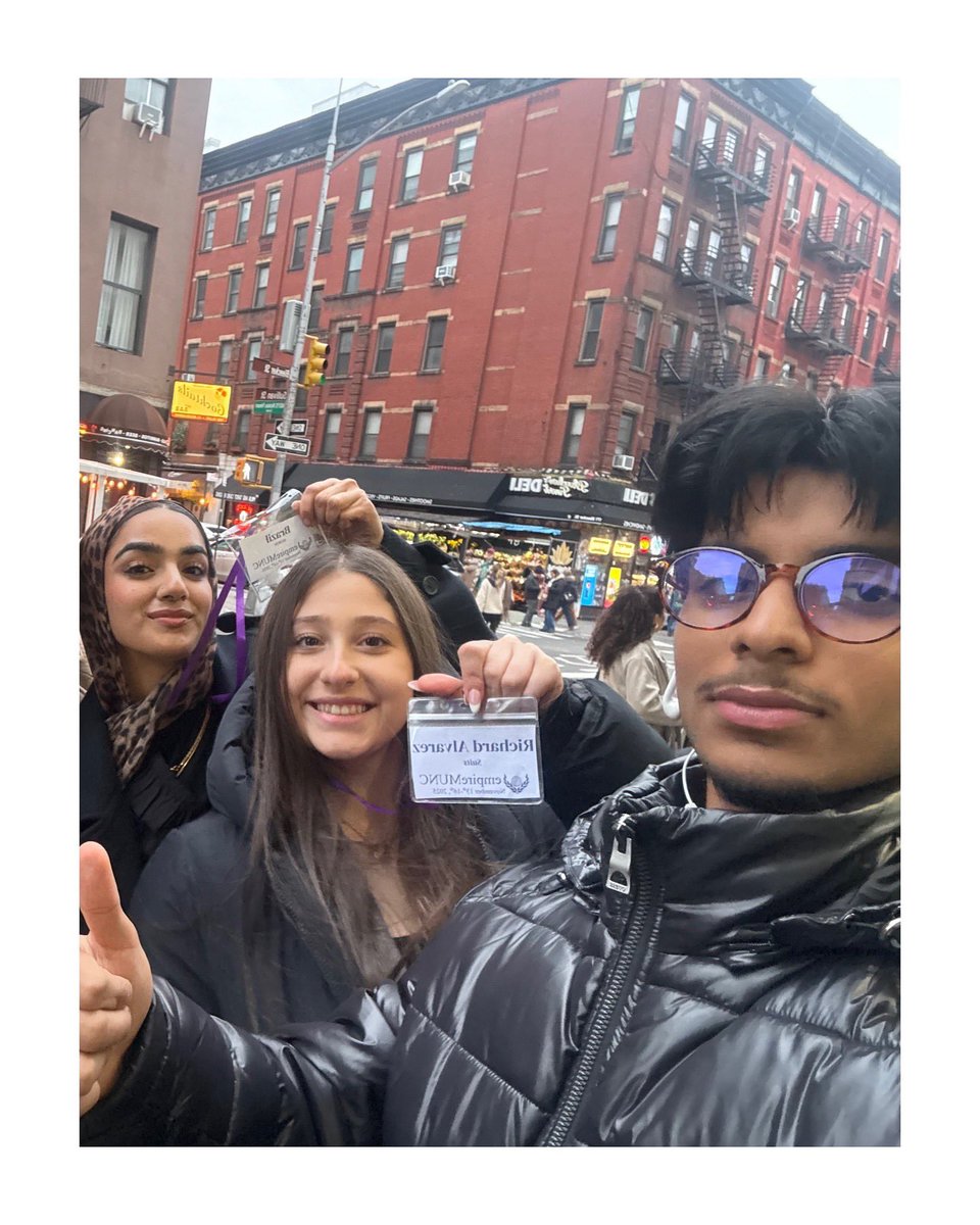 SuptCheng_CIOB's tweet image. Gaynor McCown Model UN delegates are going strong on Day 3 at Empire MUN. Students debated, built resolutions, and even teamed up with new friends from Morocco. One more day to go. #EmpireMUN #ModelUN @GaynorMcCownELS  @NYCSchools @DOEChancellor