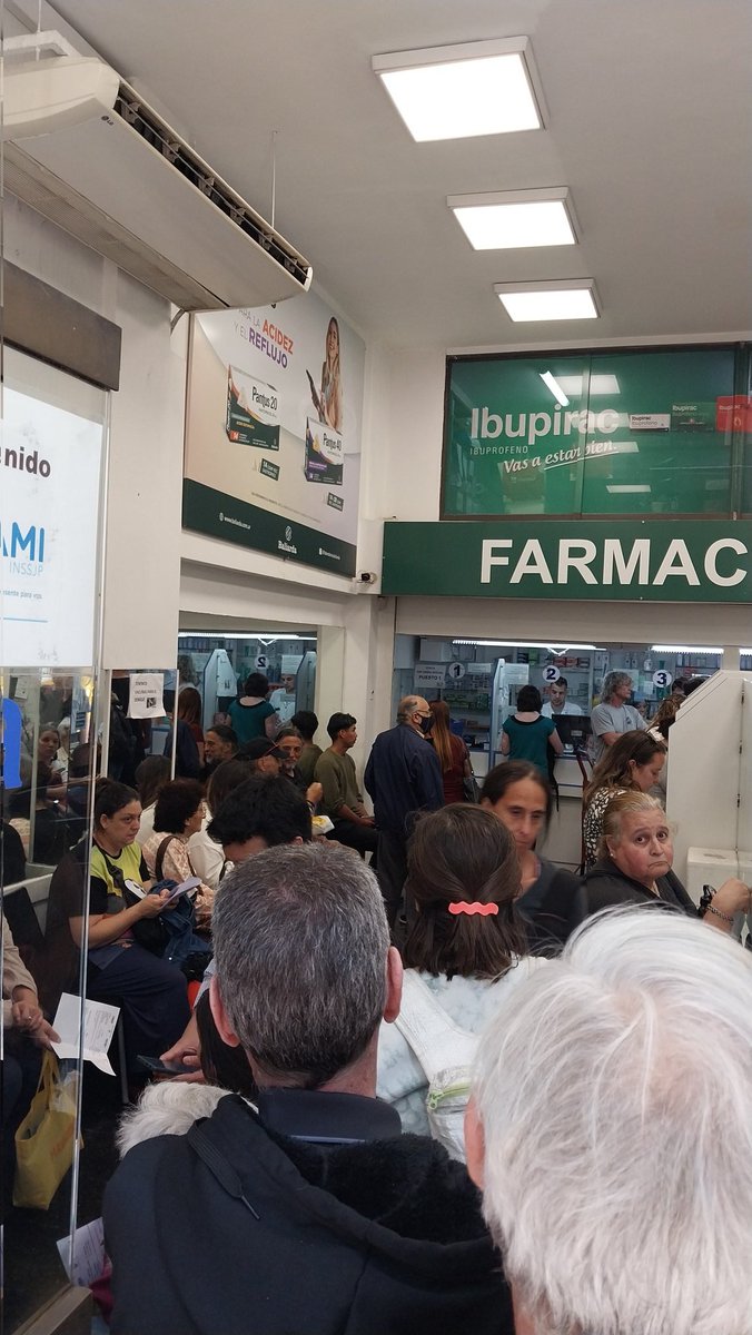 EX PAIS ... 
MUCHISIMA GENTE MURIENDO DE DIABETES.
HACE 45 DIAS QUE NO RECIBEN SUS MEDICINAS.
.<a href="/JMilei/">Javier Milei</a> ASESINO !!! 🤬🤬🤬