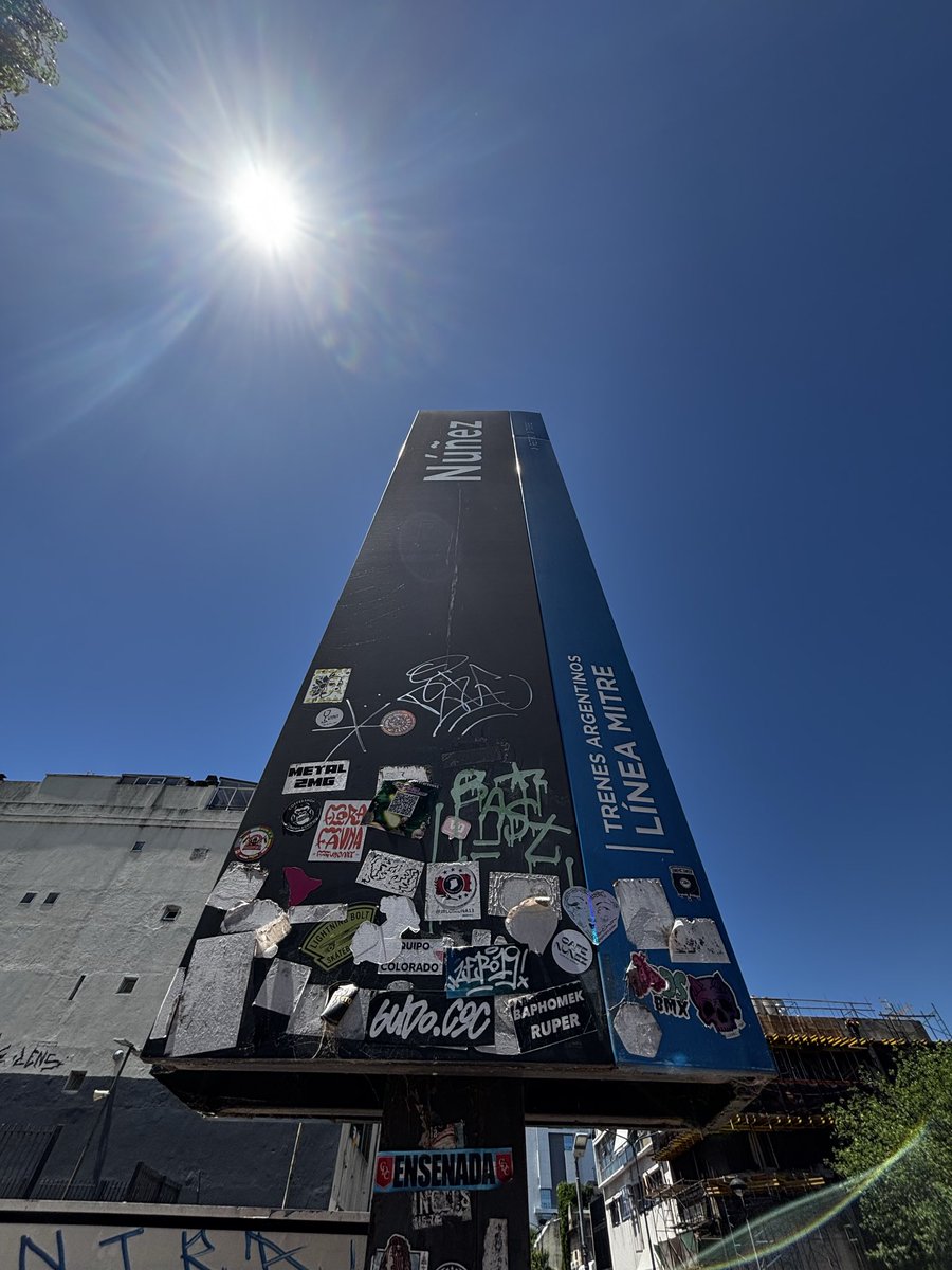 Train public signage. Buenos Aires, Argentina. Nuñez  🐔