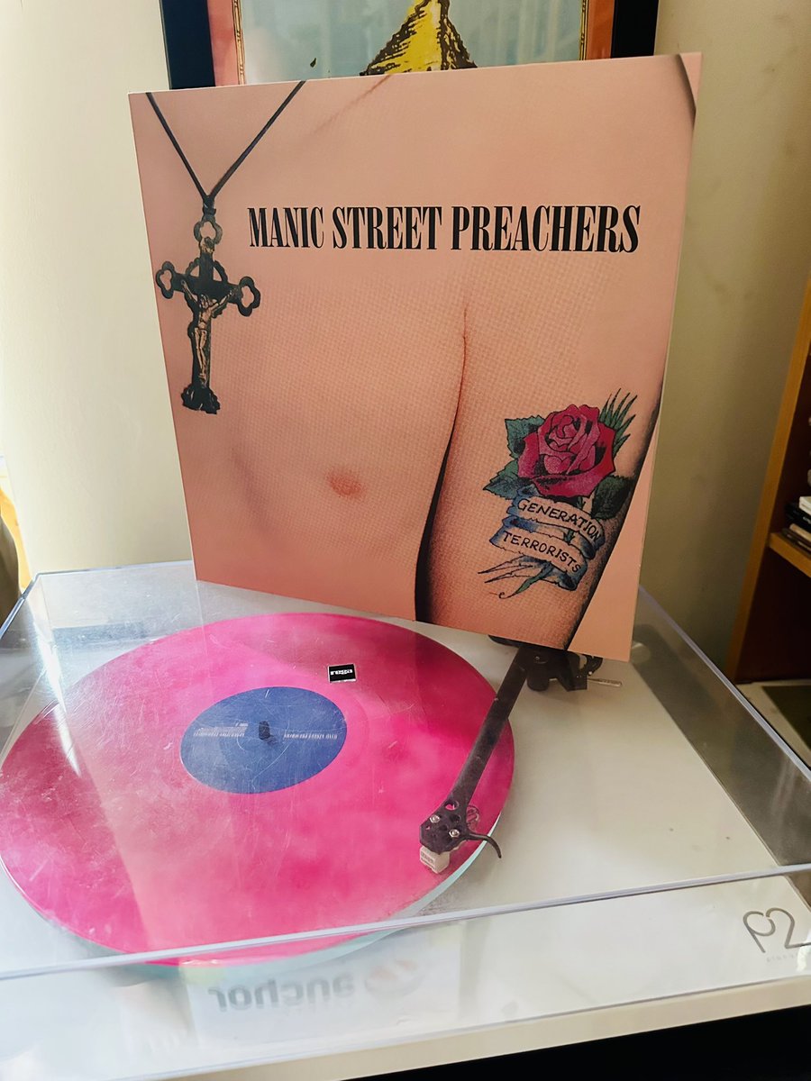 iainlstevens's tweet photo. 🎶🎶🎶
A stunning debut album😍
#manicstreetpreachers #generationterrorists
#colouredvinyl https://t.co/laasVQpTj9