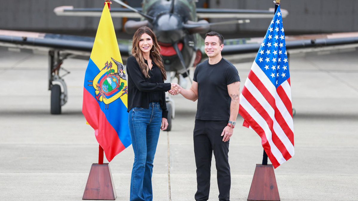 El pueblo ecuatoriano dijo NO. 

La constituyente colombiana debe expresarse sobre si quiere o no una Confederación de Naciones con los países de la Gran Colombia