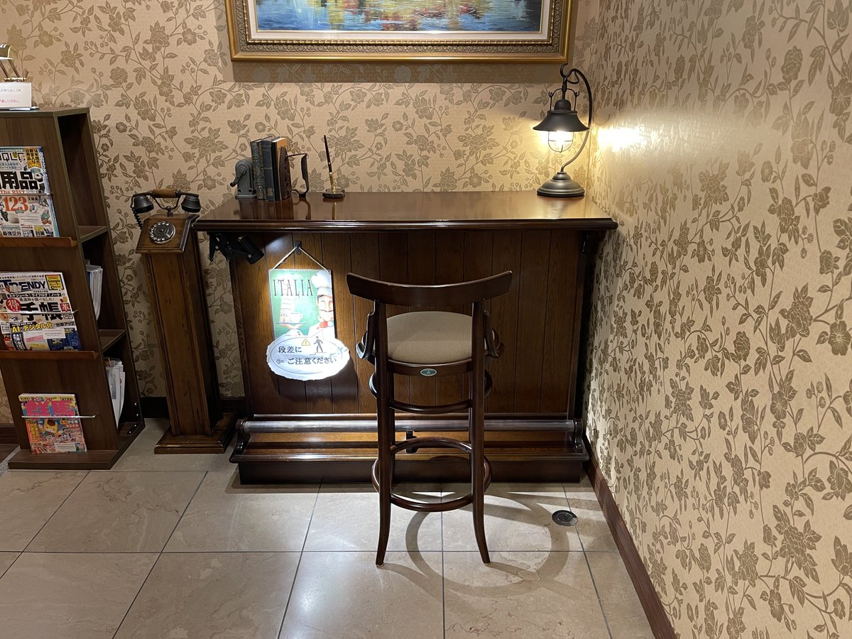 TdrDrone's tweet image. ホテルにあった、アンティークなインテリアを被写体に、生成AIとSfMで3Dモデル作成を比較してみました。
生成AIではイスだけが抽出されましたが、SfMは全体を3Dにしてくれました。

#PIX4Dcatch
#PIX4Dcloud
#点群
#3Dテクスチャメッシュ
#3DGaussianSplatting