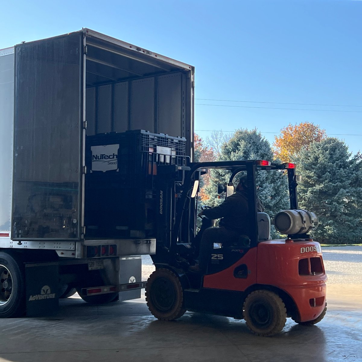 Quaker Lane tweet media