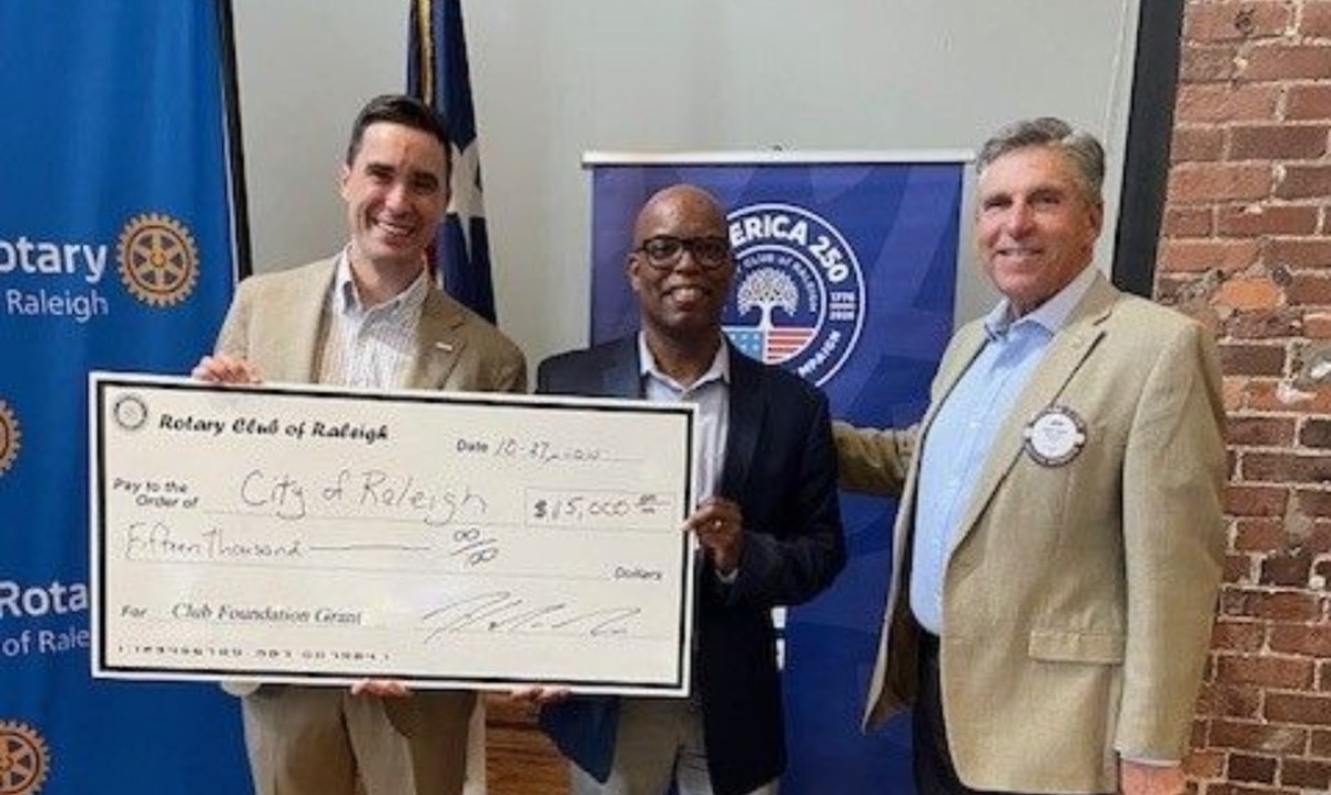 NorthStateBank's tweet image. Market President 𝗛𝗮𝗿𝗿𝘆𝘀𝗼𝗻 𝗧𝘂𝗿𝗻𝗲𝗿, who also serves as President of the Rotary Club of Raleigh, is leading North State Bank’s participation in the America 250 Oak City Tree Campaign.
