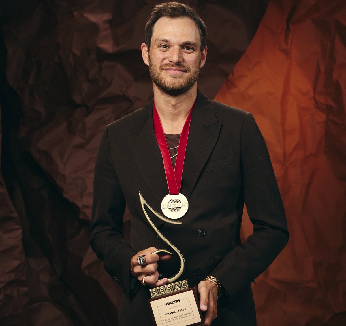revivermusic's tweet photo. Congrats to Michael Tyler on winning SESAC's 2025 Songwriter of the Year for "Cowboy Songs," "Holy Smokes" & "This Heart"! Before his songwriting success, Michael recorded for Reviver Music. Check out these gems: https://t.co/dQIu5pEqFP.
#MichaelTyler #ReviverMusic #SESAC https://t.co/XUM7WHSmnZ