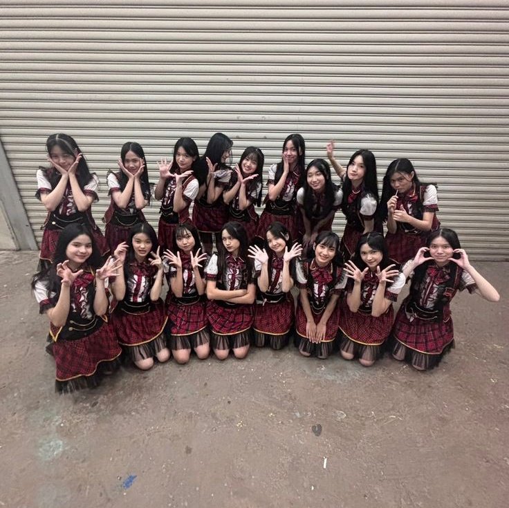 floasadel's tweet image. CIYEEE, happy 2nd anniversary gen 12!! 🚩

#SymphonyOfColors
#2ndAnnivGen12
#TwoYearsOfHarmony 
#Forever17