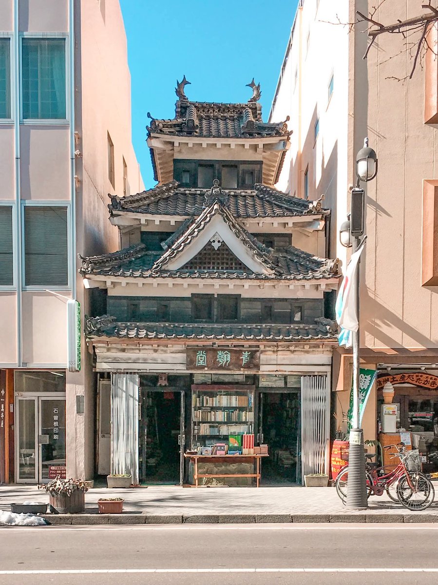 Little ole bookstore in Nagano, Japan 🇯🇵