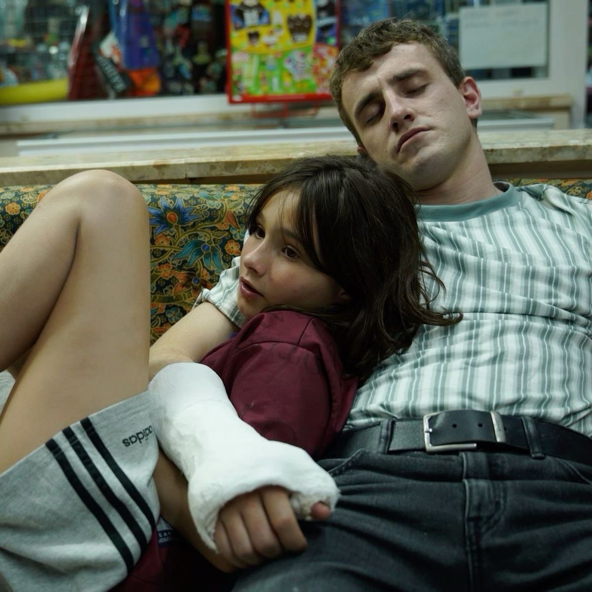 TheCinesthetic's tweet image. Christopher Nolan names Aftersun and Past Lives as his favorite films in recent years.