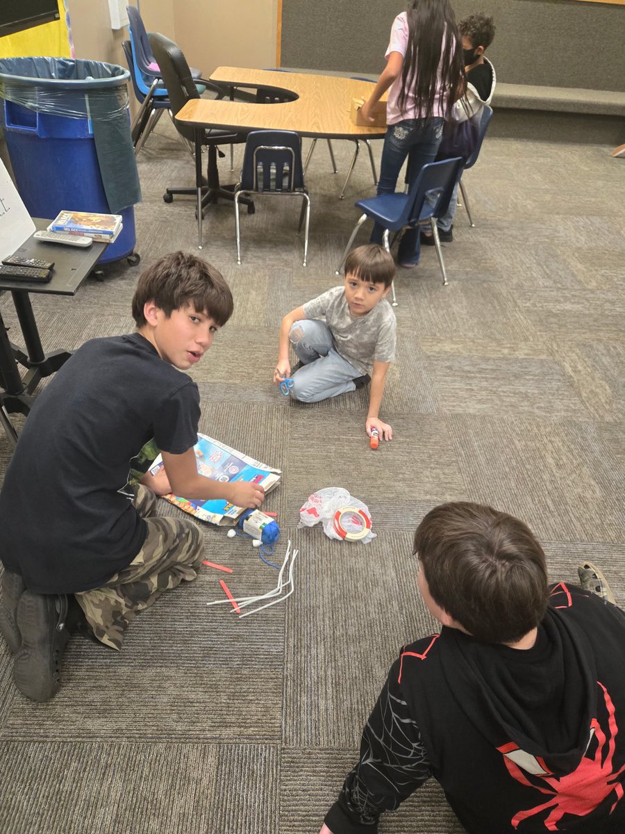 Better together!!!! Mrs. Karls and Mrs. Kreitzman’s classes are buddy classes and they’re preparing for next week by constructing turkey traps together!