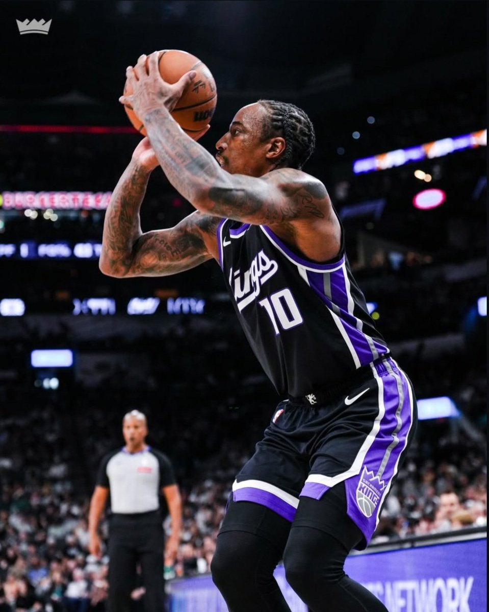 DeMar DeRozan vs Spurs : 

• 27 PTS
• 2 REB
• 4 AST
• 2 STL
• 12-15 FG

Défaite des Kings 110-123 ✖️