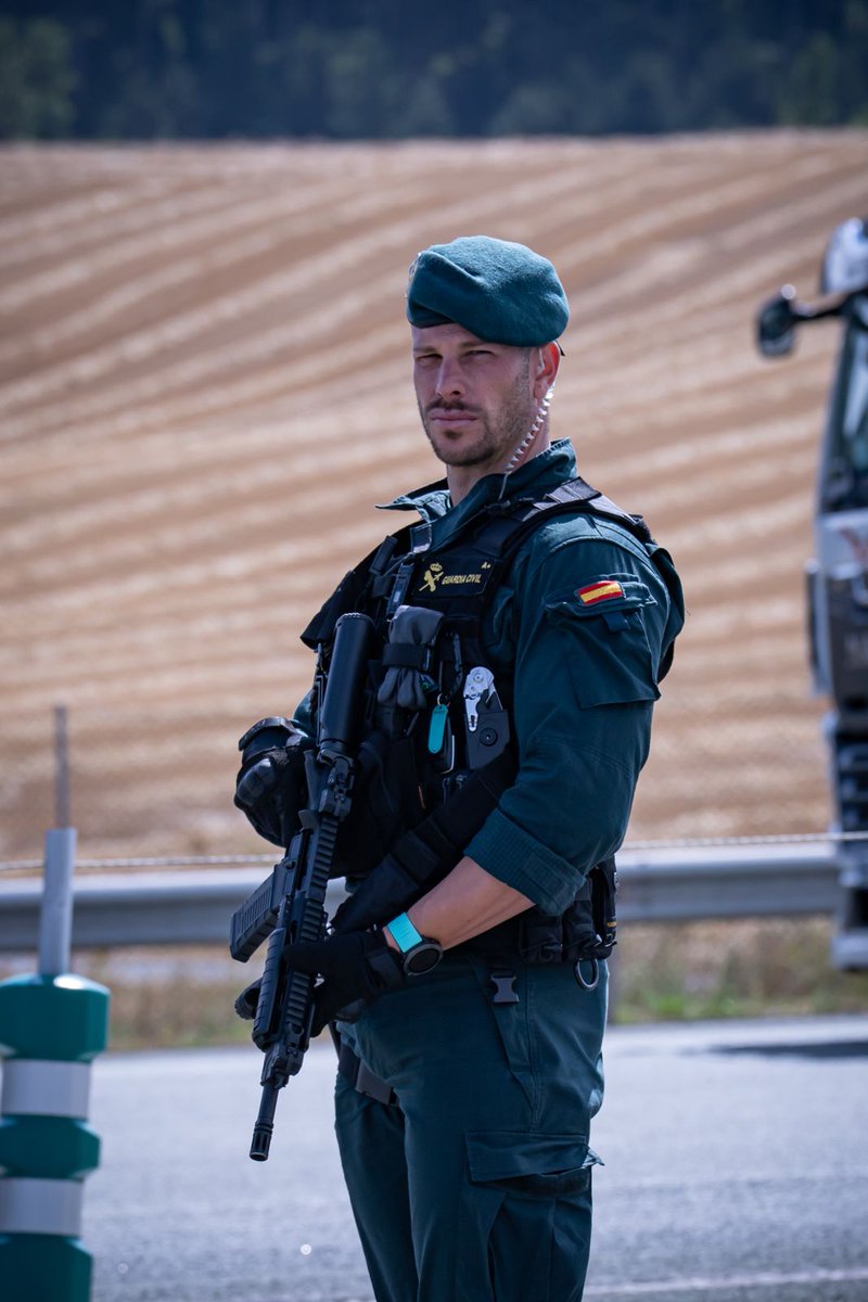 "La disciplina forja al guerrero, no la suerte."

El esfuerzo y sacrificio por la seguridad no tiene horario, esta noche nuestras patrullas velarán por tu descanso

✨✨✨🌙
   Buenas ✨🌙
         ✨✨✨✨✨🌙
                  Noches  ✨✨✨🌙