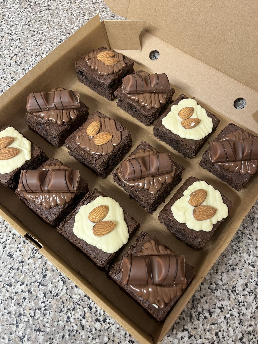 x_01nx's tweet image. 12 piece brownie box for only £10!!! 
For postals delivery charge will be added on!!! 

Don’t miss out 
Order yours now!!!!