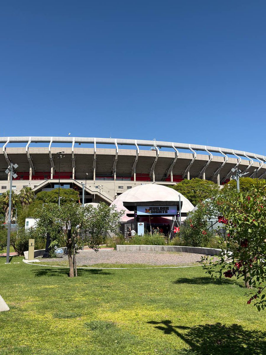 francescoswiss's tweet image. If you are not coming to builder night at @EFDevcon now you are missing out, check out this @MetaMask dome 🏟️