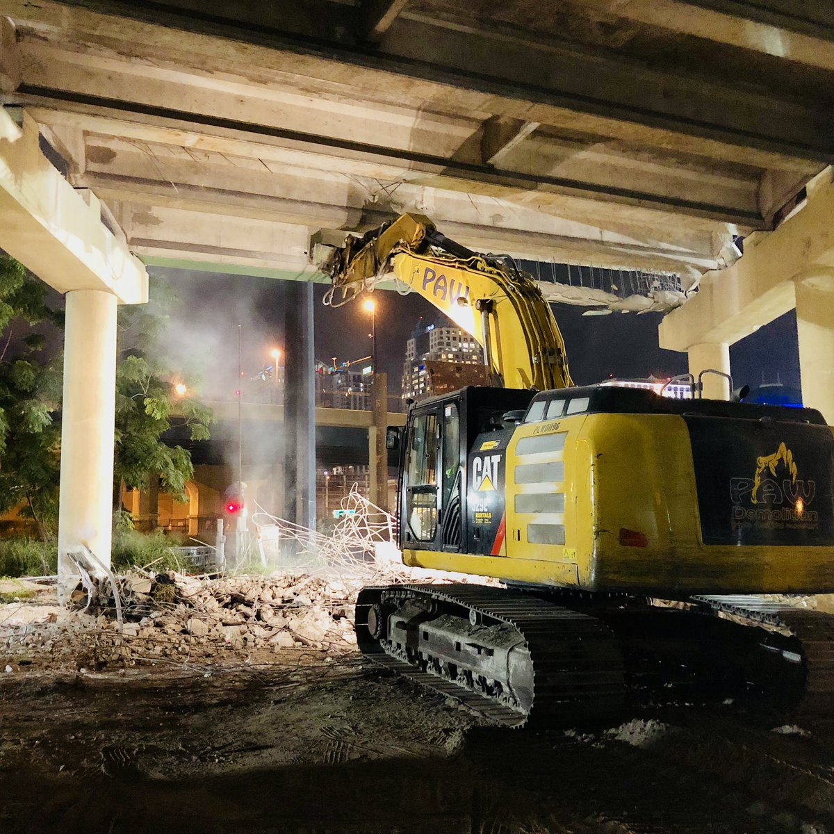 pawmaterials's tweet image. Sometimes a bridge must fall so a stronger connection can rise.

#PAW #PAWMaterials #PAWCompanies #PAWDemolition #PAWDemo #catequipment #demolition #materials #recycling #demosite #recyclingyard #demolitionteam #excavator #constructionwork #constructionlife #heavyequipment #FYP
